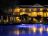 Vista nocturna del hotel Hotel Memories Flamenco Beach Resort