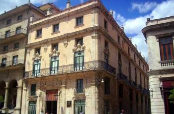 Hotel Palacio de San Felipe y Santiago de Bejucal